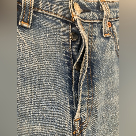 Levi's Women's Blue Jeans - Picture 5 of 7